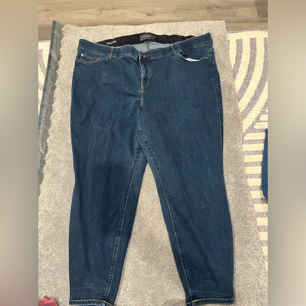 Torrid bombshell‎ skinny jeans